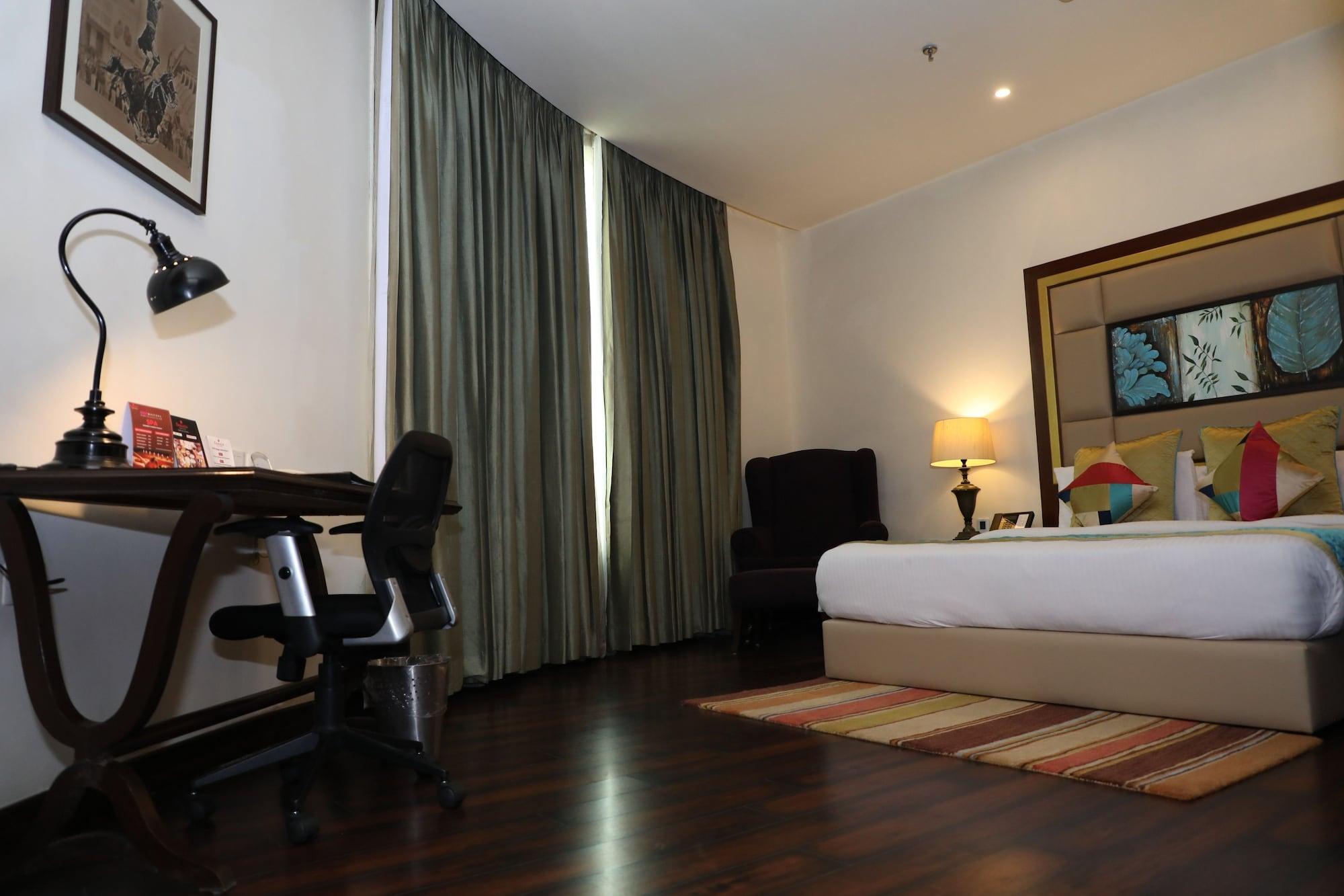Ramada By Wyndham Jalandhar City Center Exteriér fotografie