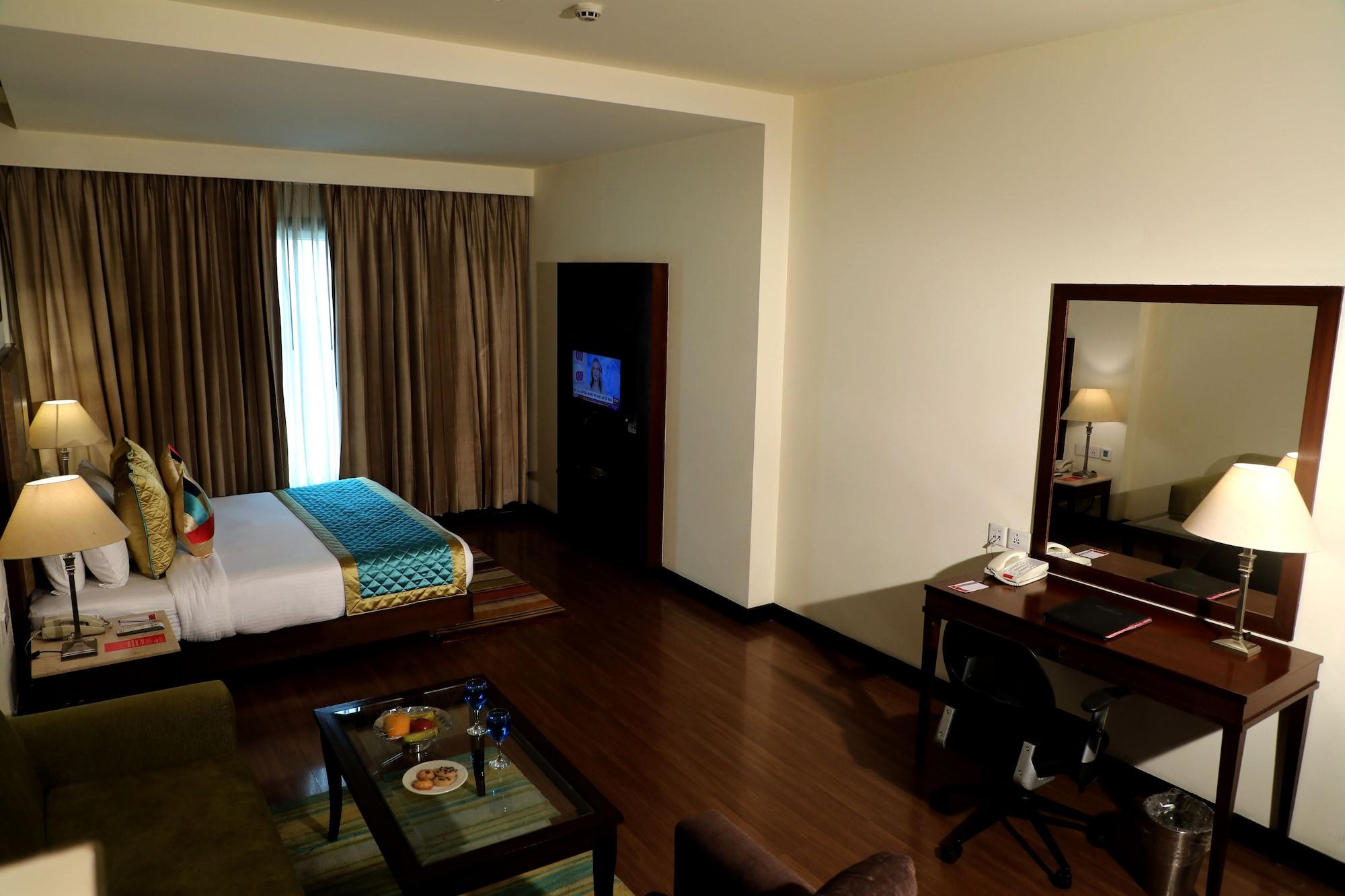 Ramada By Wyndham Jalandhar City Center Exteriér fotografie