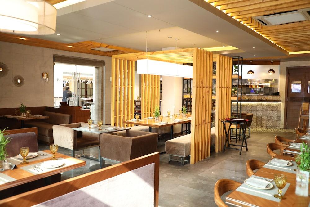 Ramada By Wyndham Jalandhar City Center Exteriér fotografie