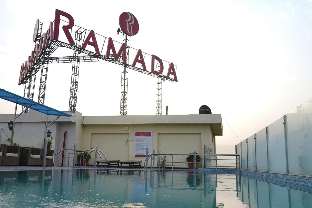 Ramada By Wyndham Jalandhar City Center Exteriér fotografie