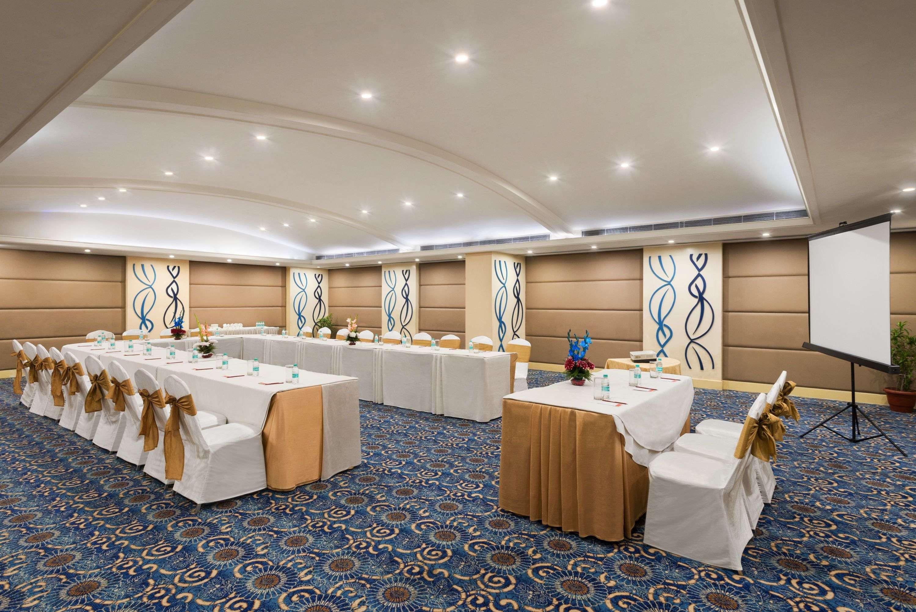 Ramada By Wyndham Jalandhar City Center Exteriér fotografie