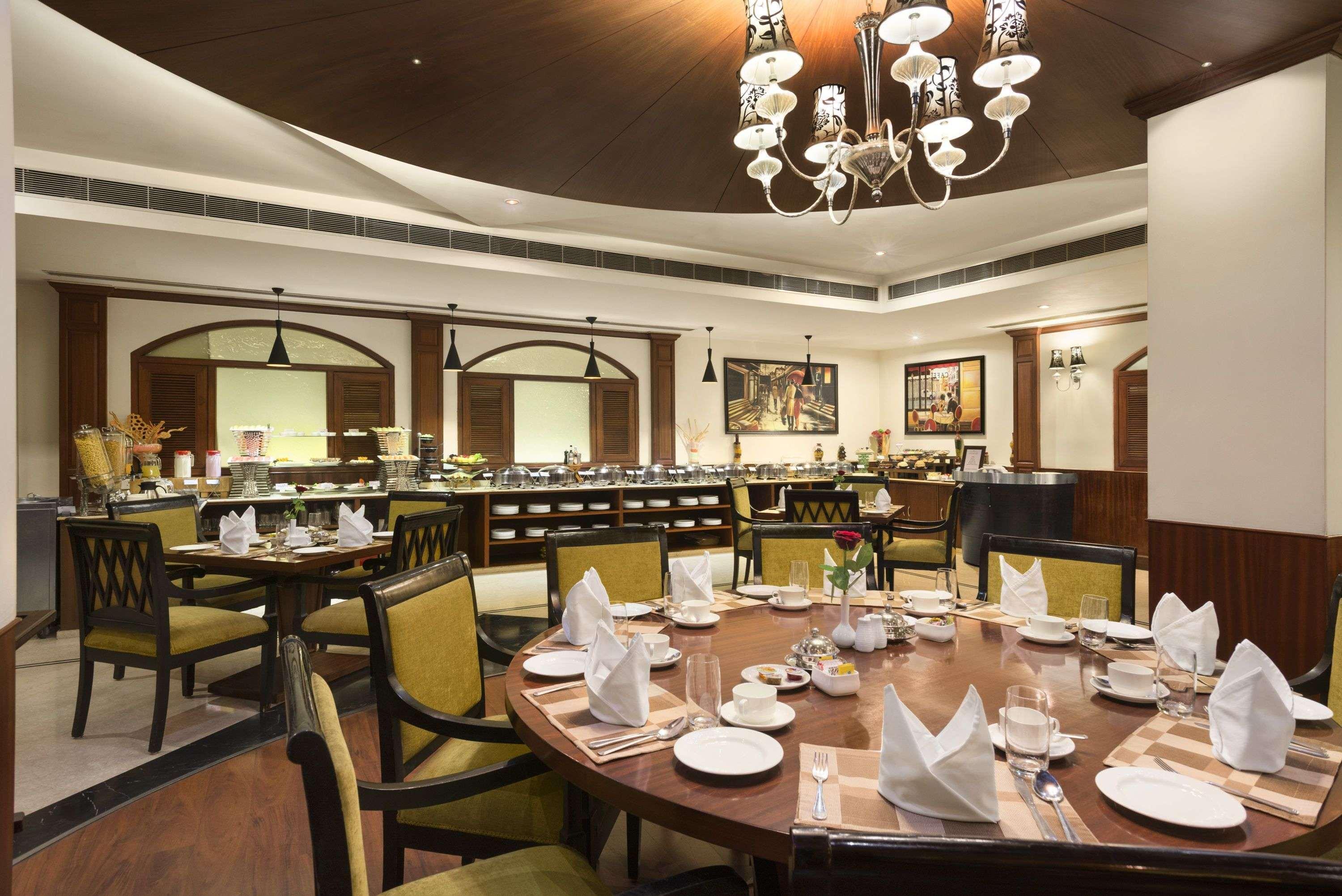 Ramada By Wyndham Jalandhar City Center Exteriér fotografie