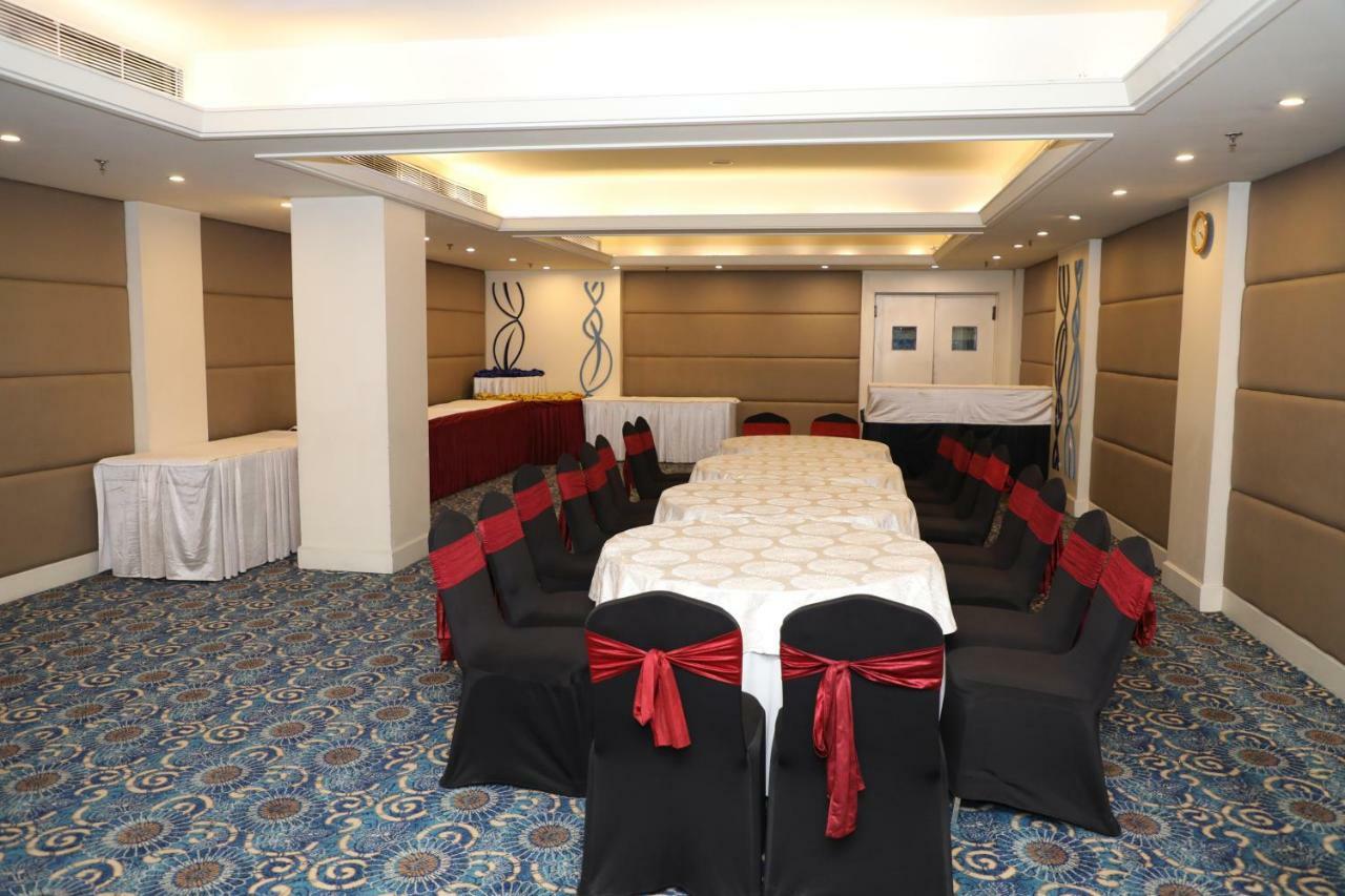 Ramada By Wyndham Jalandhar City Center Exteriér fotografie
